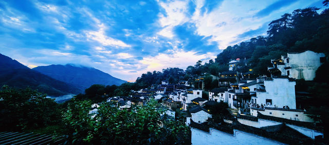 夏日夜遊篁嶺，欣賞橫匾