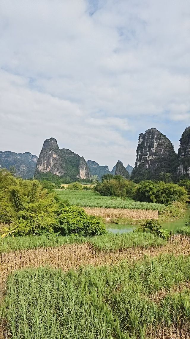 心曠神怡，是治癒一切的良藥  住進一片遼闊裡，煩惱自然就消失了  為什麼站在畫山雲野的窗前，人會不自