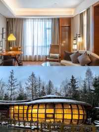 吉林長白山雪山腳下的雪景溫泉酒店