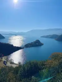 秋冬季遊瀘沽湖，人少景美性價比之王