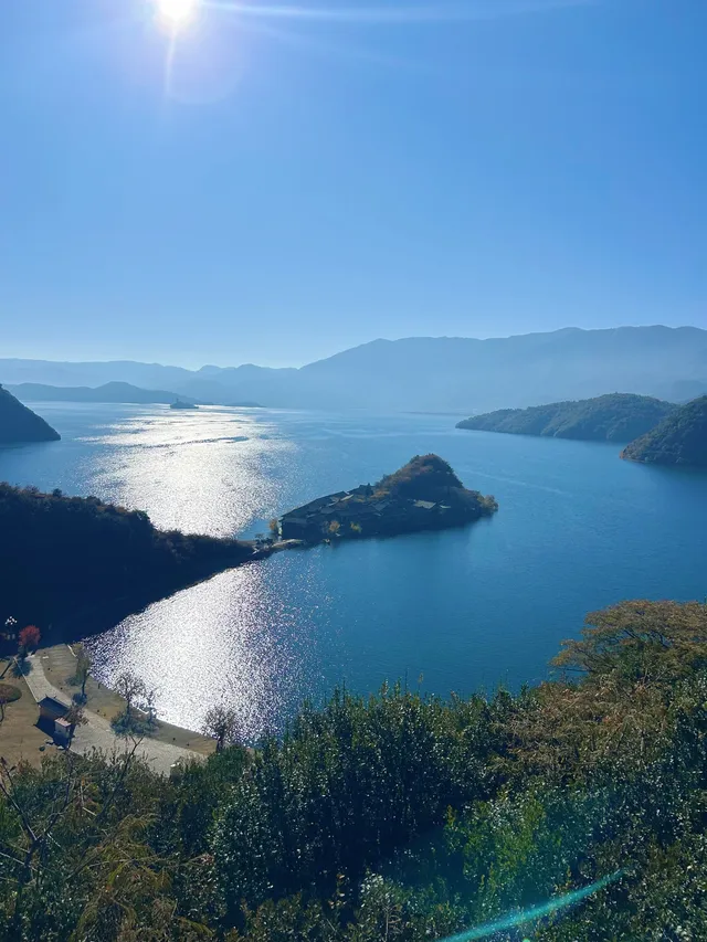 秋冬季遊瀘沽湖，人少景美性價比之王