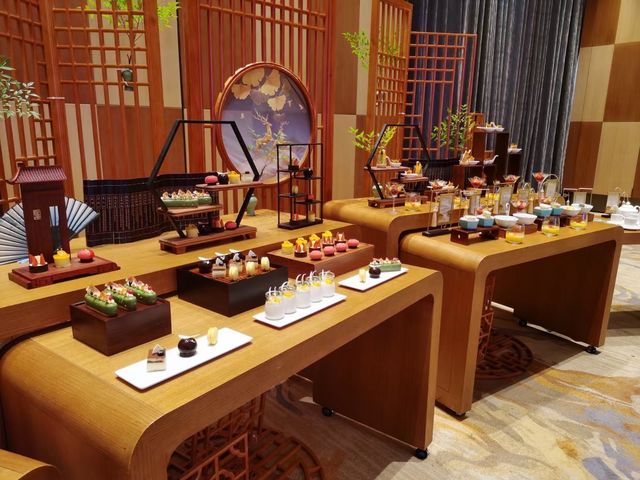 在長興開元名都,睡雲端客房、泡奢華泳池,宴請排面直接拉滿 在長興開元名都,睡雲端客房、泡奢華泳池,宴請排面直接拉滿