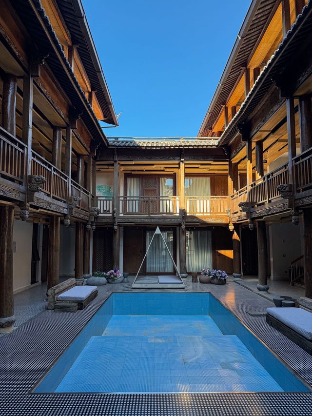 在麗江！！住進花園裡……真的好美！！！