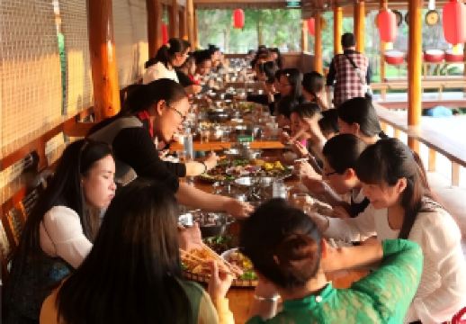 바마 장수도 몰입형 연돼지 도살 체험