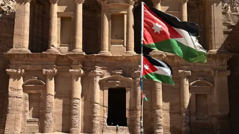 Petra, Jordan | one of the new seven wonders of the world, the rose city BBC says everyone must visit — traveler post in Amman