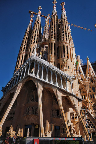 Barcelona | Complete Gaudí architecture travel guide