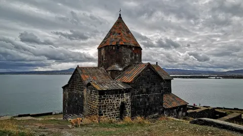 【อาร์เมเนีย】ทะเลสาบเซวาน: “กระจกเงาแห่งเทือกเขาคอเคซัส” — traveler post in Sevan