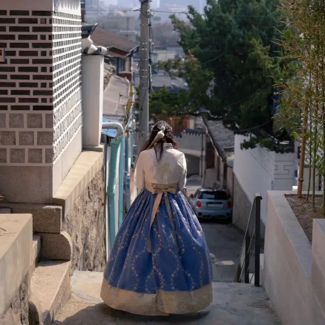 Experience Korean culture with hanbok!