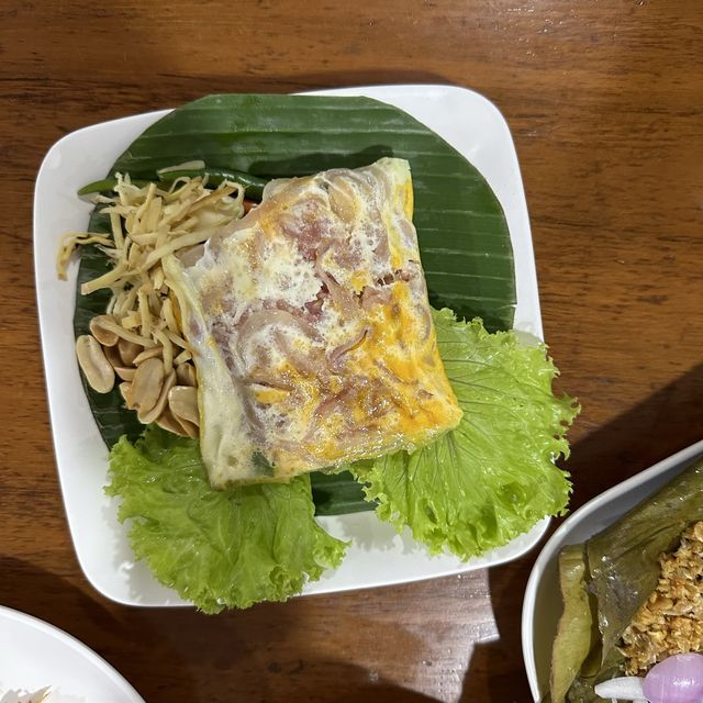 เฮือนเพ็ญ เชียงใหม่ ร้านอร่อยล้ำลำ