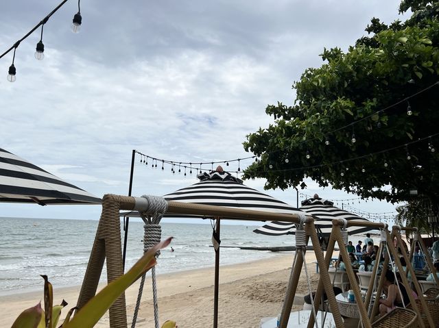 Surf & Turf Pattaya ร้านอาหารริมทะเล 