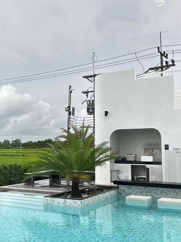 series pool villa