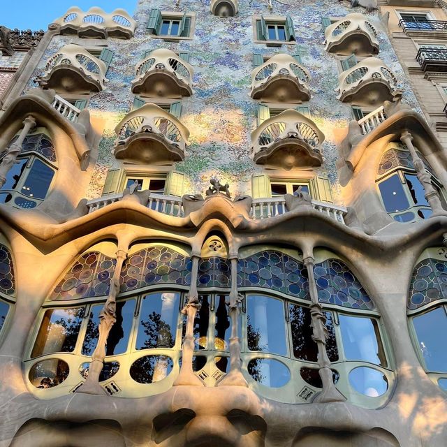 Barcelona …. don’t forget to look up! 😱