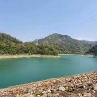 南投山谷間碧綠水庫【明潭水庫】