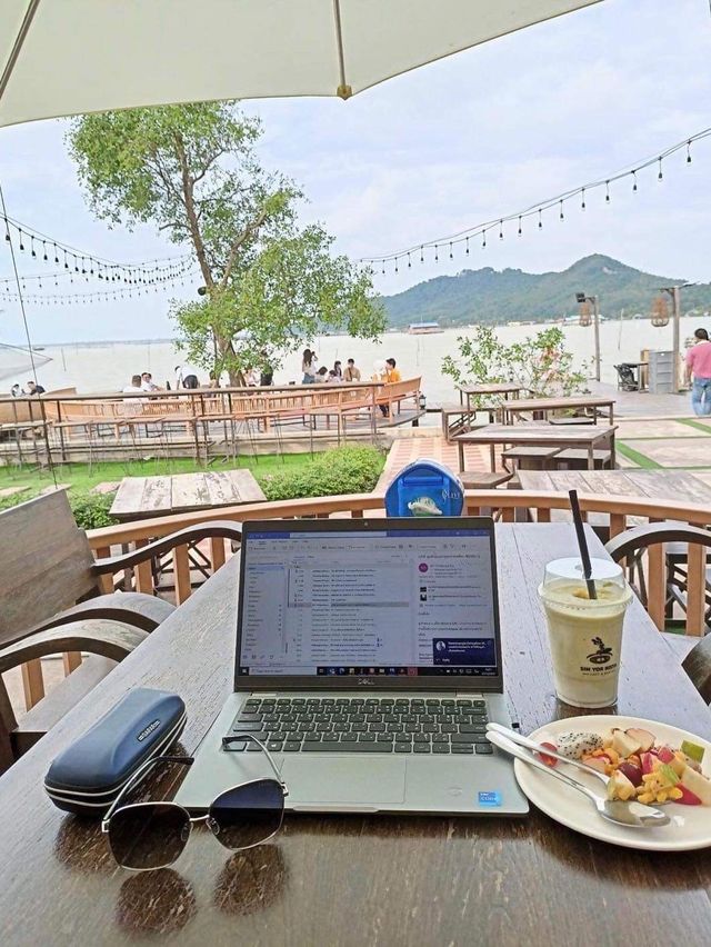 Chill with coffee near by the lake of Sonkhla