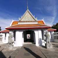 Walk Around Wat Arun 