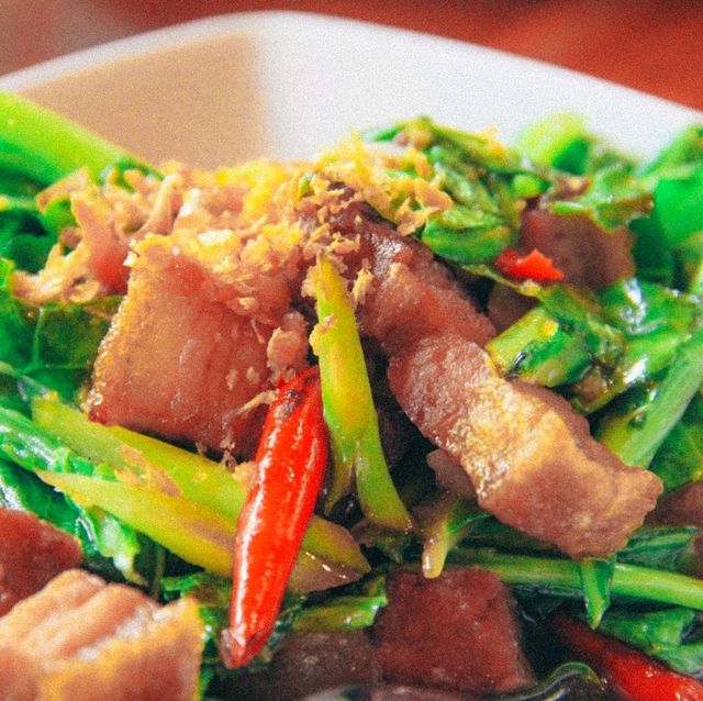กลางดง Cafe & Restaurant