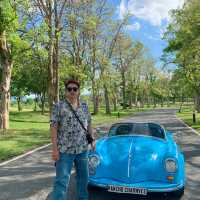 คาเฟ่เขาใหญ่มีรถเท่ๆ ขับ
