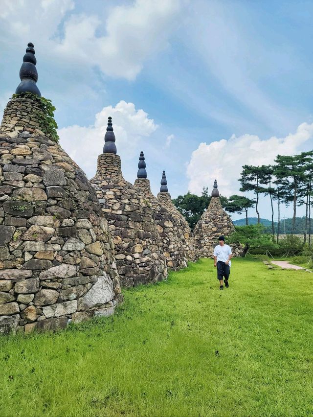 여기가 한국이라고? 이국적돌탑의 향연🪨