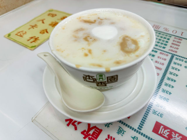 中國-澳門🇲🇴歷史悠久的即磨杏仁糖水老店 中國-澳門🇲🇴歷史悠久的即磨杏仁糖水老店