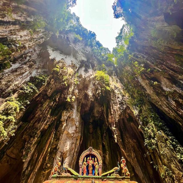 An Amazing Cave In Malaysia🇲🇾