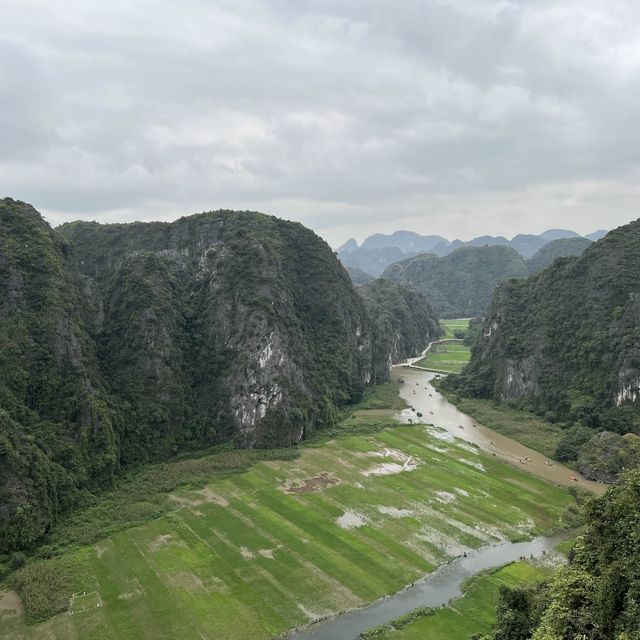 Nigh binh dragon mountain