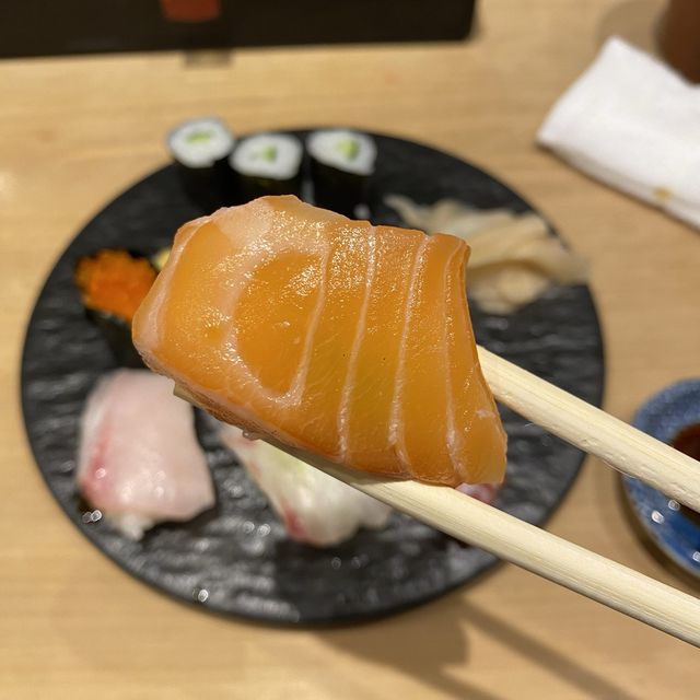明石魚の棚「すし左衛門」盛合せA1,089円！安くてうまい寿司！お通し・席料不要！
