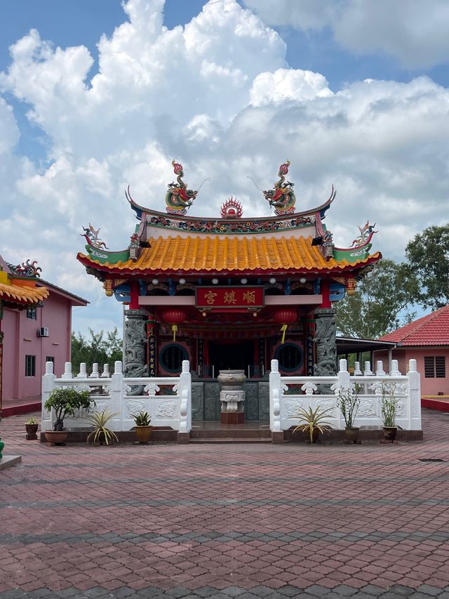 8 different Chinese Temples in One Locations