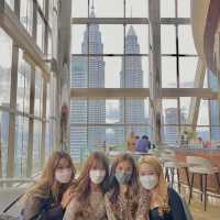 4 girls group hi-tea!