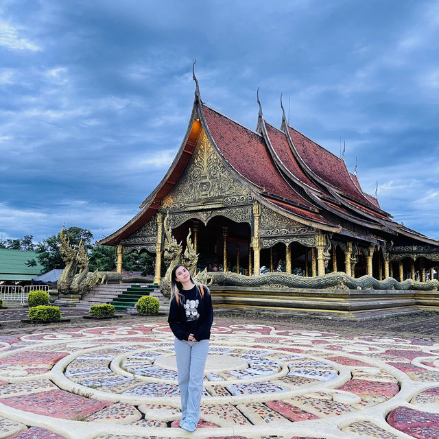 วัดสิรินธรวรารามภูพร้าว - อุบลราชธานี