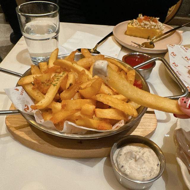 原來酒吧街都有好野食