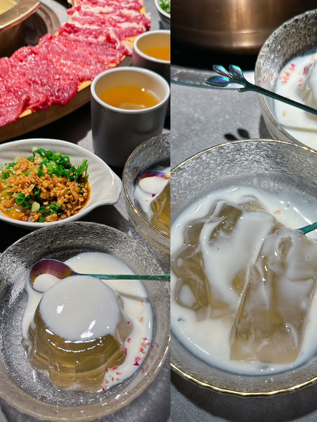 「就犟牛肉火鍋」🐮主打由農場飼養直送牛肉，店員即場屠宰新鮮牛肉，保證夠晒新鮮🔥🔥