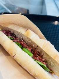 【東京都】羽田空港第2旅客ターミナルの早朝からオープンしているカフェ