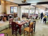 “ร้านลาบลุงรบ” ร้านอร่อยใกล้วัดพระนั่งดิน