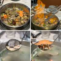 席前即炒鍋底！火焰沙白蟹鍋