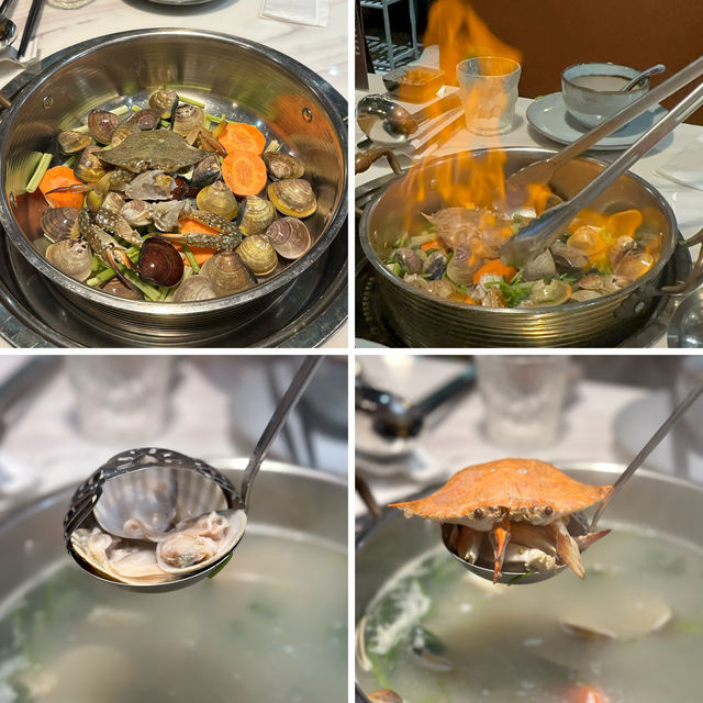 席前即炒鍋底！火焰沙白蟹鍋