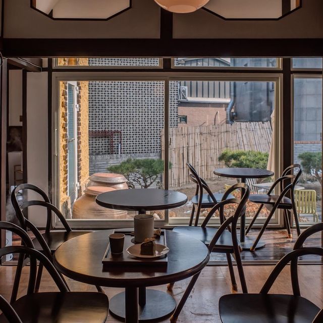 首爾Kitte Cafe：舒適明亮，受歡迎的下午茶聚會地點