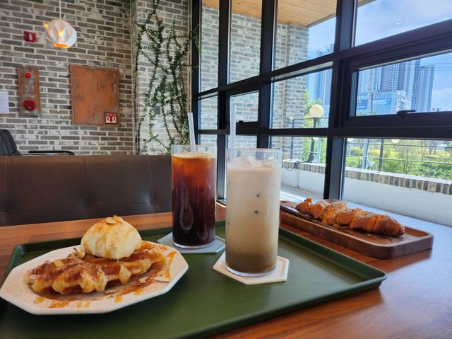 💝아산_망파카페ㅣ탕정역 대형카페 홍콩와플 맛집‎｡
