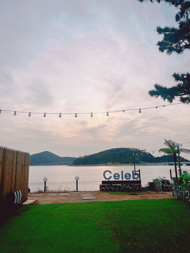 뻥뚫린 바다가 보이눈 오션뷰 감성 카페☕️셀럽