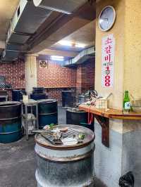 【韓国】明洞 立ち食いスタイルのドラム缶焼肉