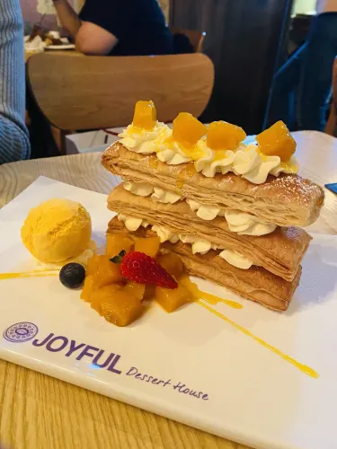 「Joyful Dessert House:甜蜜滿溢的甜品天堂」