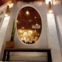 ชิลยามเย็นที่ Cave Beach Club พัทยา
