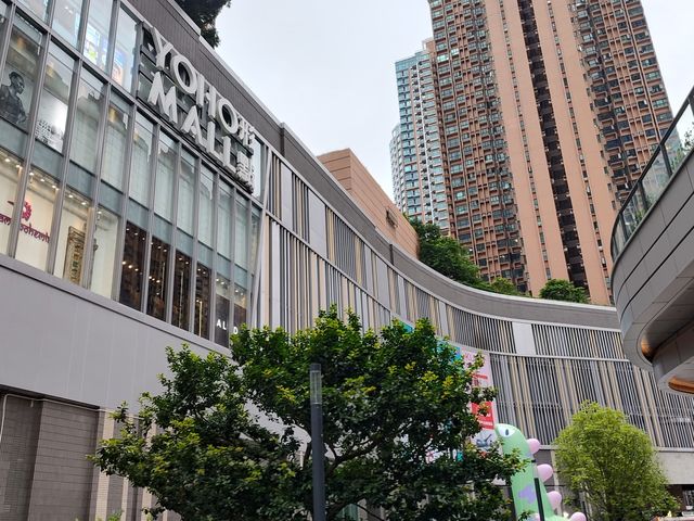 「YOHO MALL 形點| Yuen Long」：七彩繽紛型格夜燈，天氣清爽適合拍照