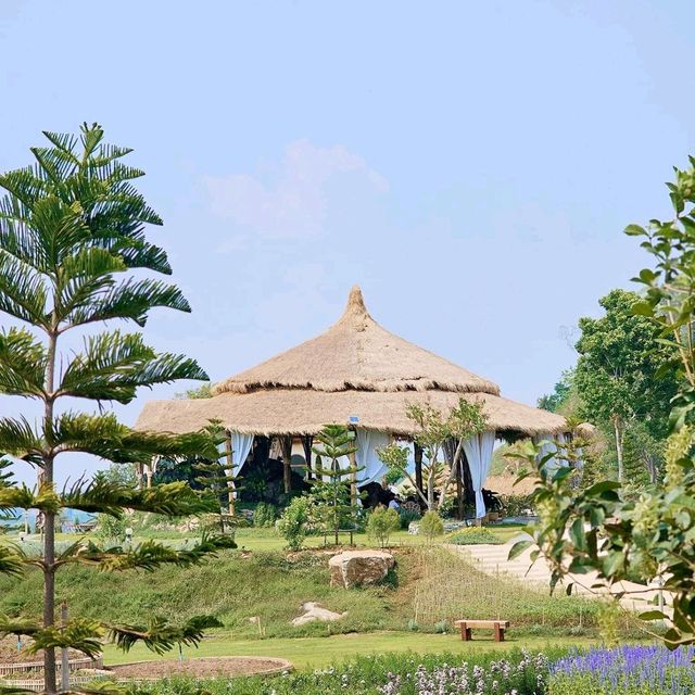 แจกพิกัดคาเฟ่ทุ่งดอกไม้ เขาใหญ่ เปิดใหม่ล่าสุด
