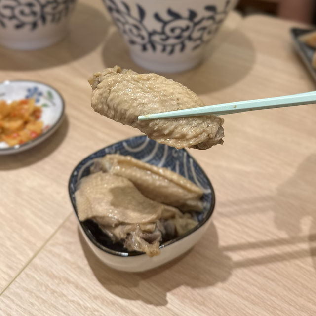 皮薄餡靚手工餃．特色小食夠惹味