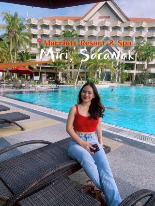 Relax & Chill By The Pool Side 