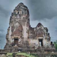 ชมป่าเจดีย์ที่วัดพระศรีรัตนมหาธาตุ ลพบุรี
