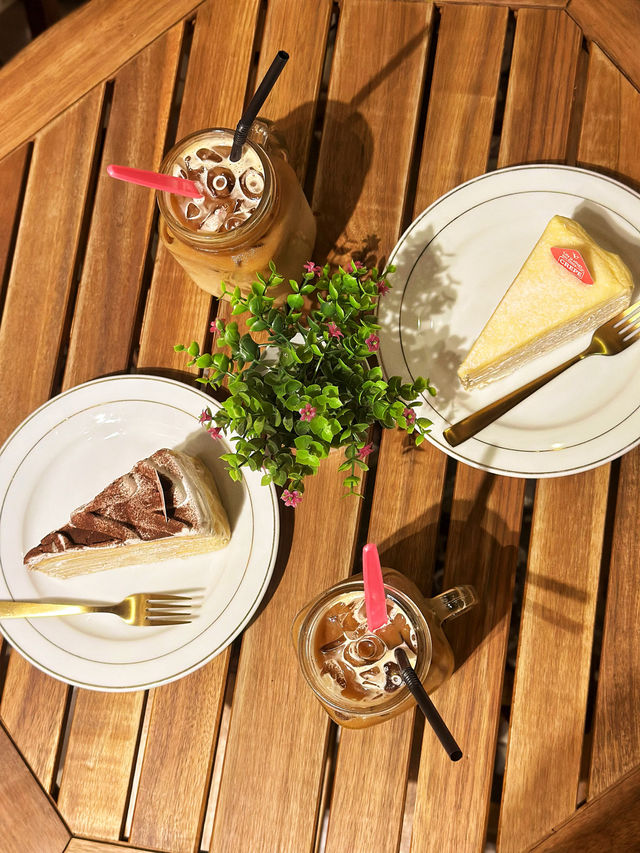 Cute Little Crepe Cafe in Jonker Street
