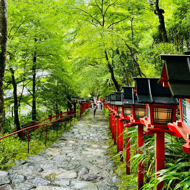   京都の隠れた絶景✨貴船神社の魅力を大公開！