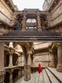 The Adalaj Stepwell บ่อน้ำโบราณอายุกว่า 500 ปี
