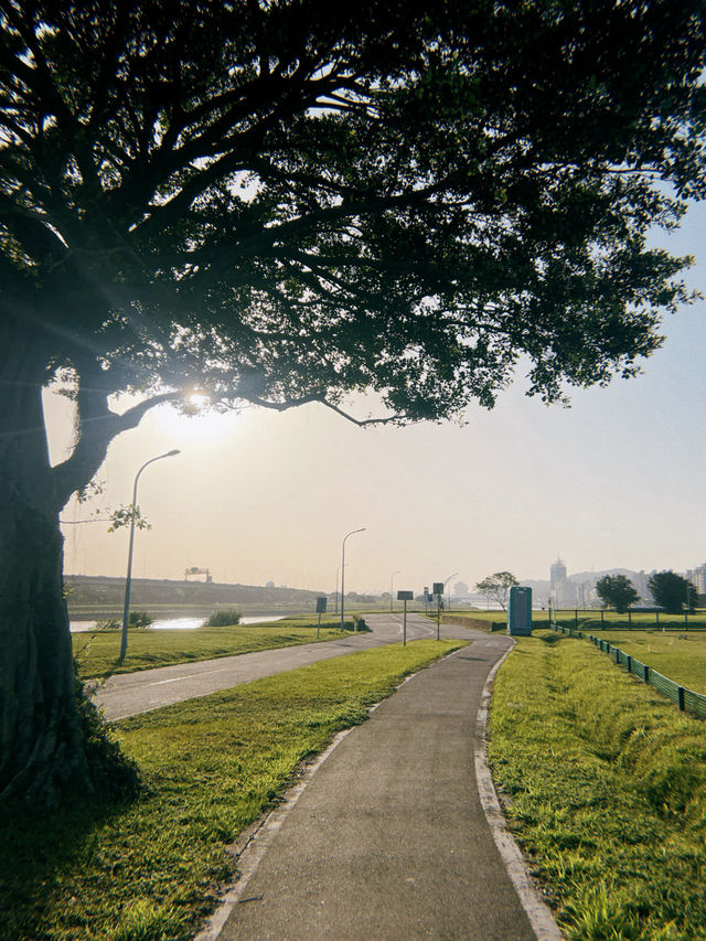 Meiti Riverside Park🏞️